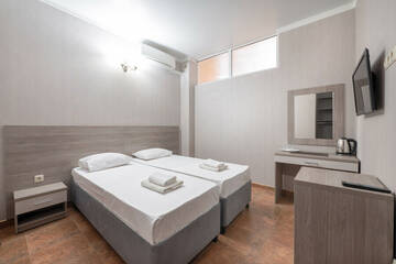 Эконом (без балкона, муляж окна ) в Гостинице Эллада