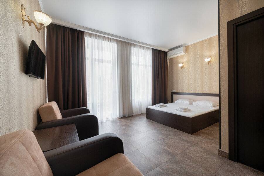 Фотографии номера Делюкс в Гостинице Эллада Лазаревское