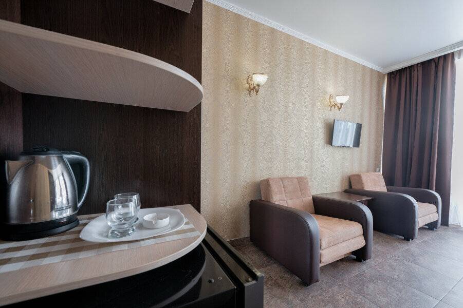 Фотографии номера Делюкс в Гостинице Эллада Лазаревское