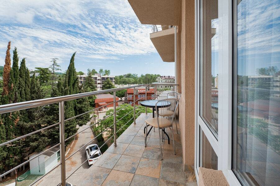 Фотографии номера Делюкс в Гостинице Эллада Лазаревское